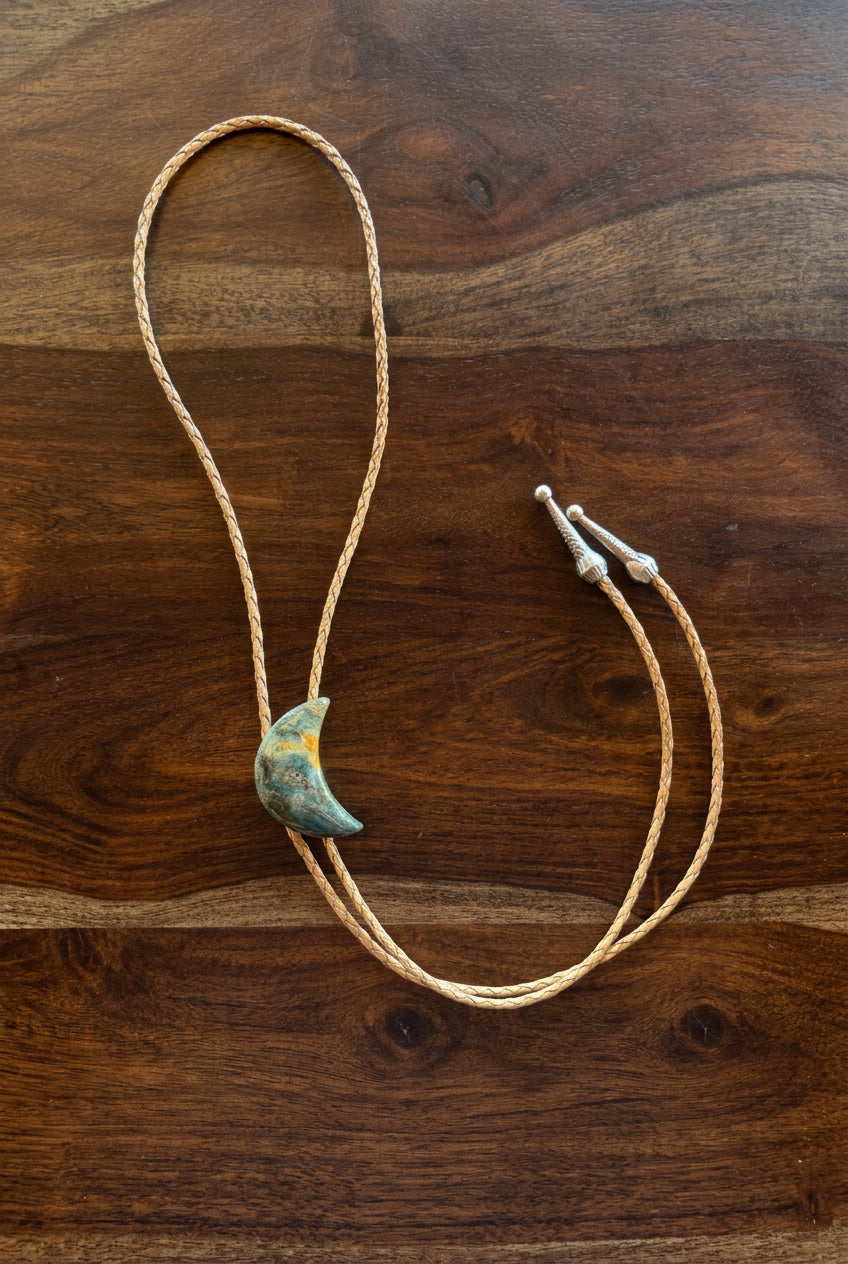 Agate Moon Bolo Tie